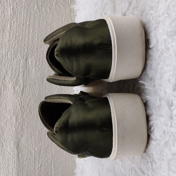Madden Girl Laney Green Satin Fabric No Lace Low Top Slip On Platform Sn… - Picture 6 of 14